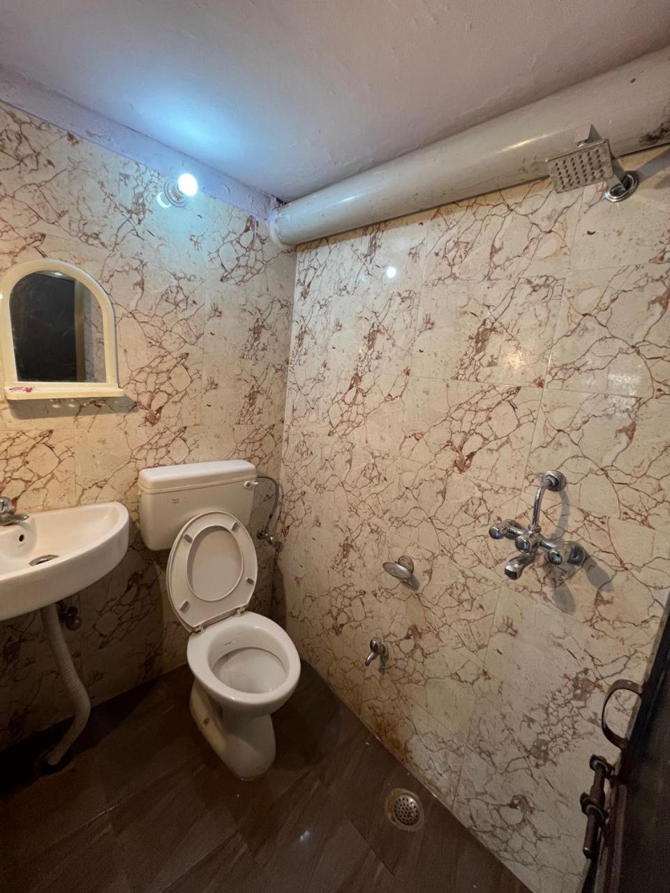 Vishwa Deva Homestay Varanasi Exterior foto