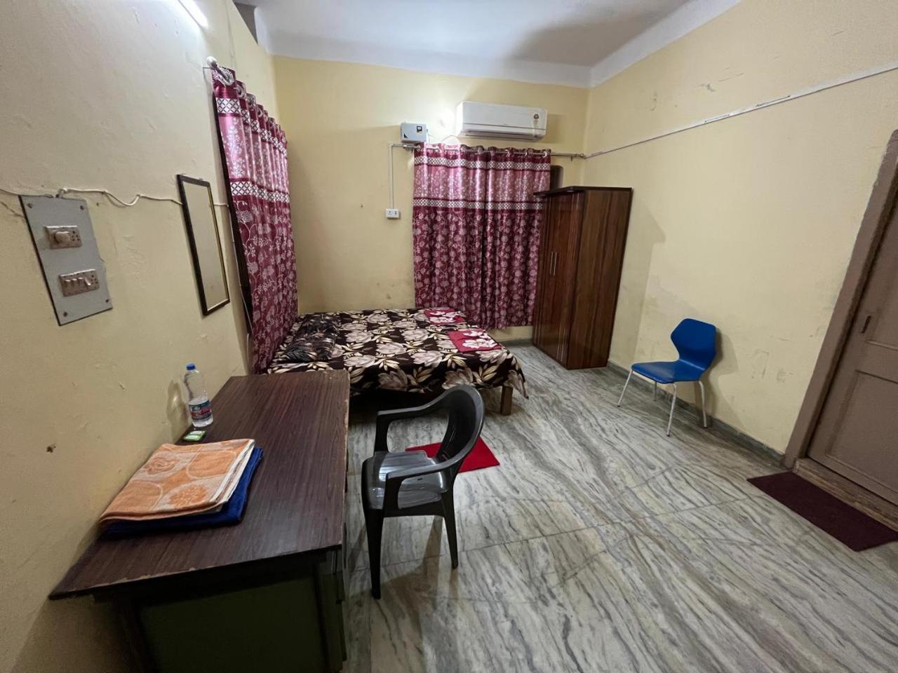Vishwa Deva Homestay Varanasi Exterior foto