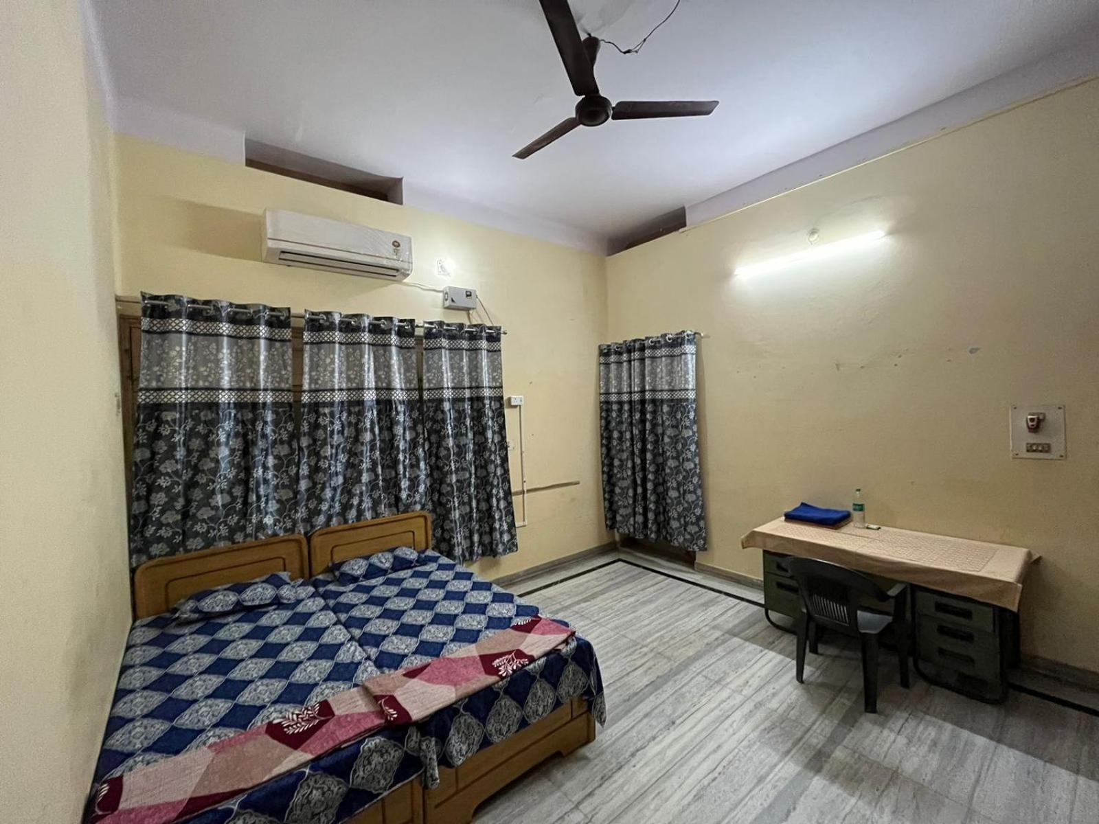 Vishwa Deva Homestay Varanasi Exterior foto