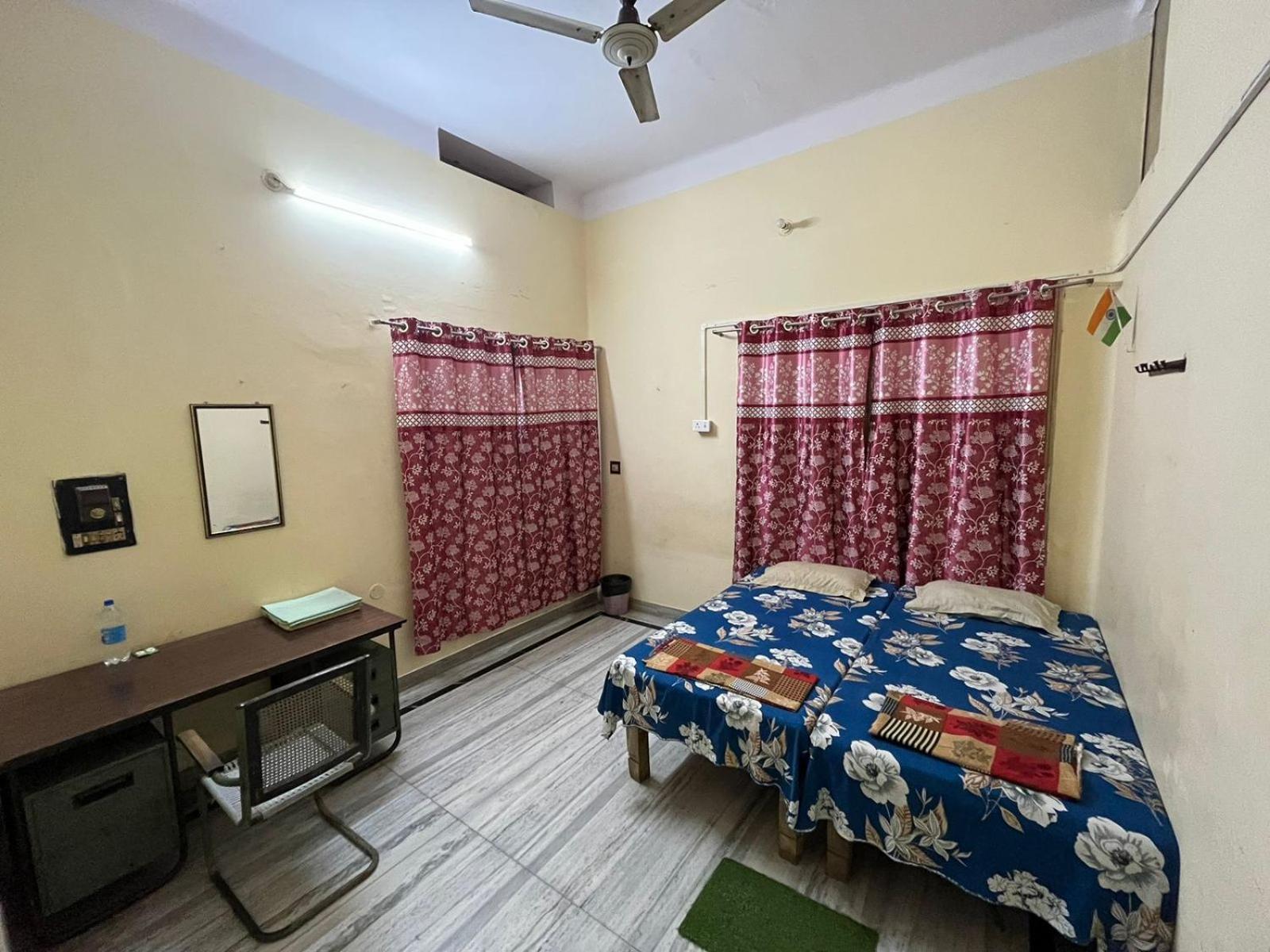Vishwa Deva Homestay Varanasi Exterior foto